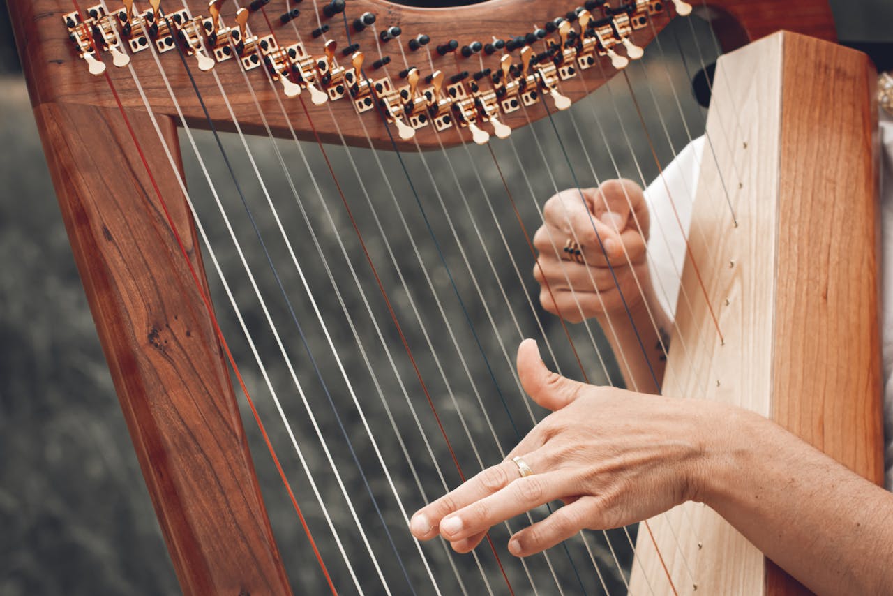 La découverte de la genèse de la harpe