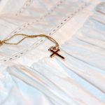 Le sens de la médaille pour un baptême laïc ou religieux